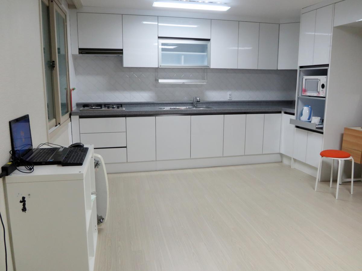 Honey House Hotel Busan Buitenkant foto